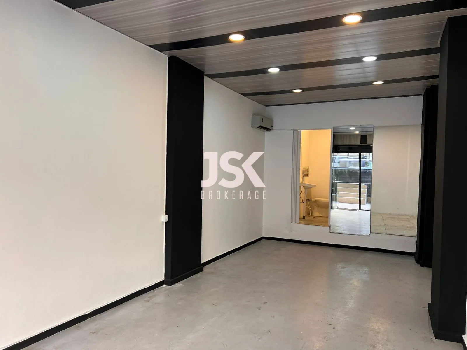 Office for Rent in Achrafieh