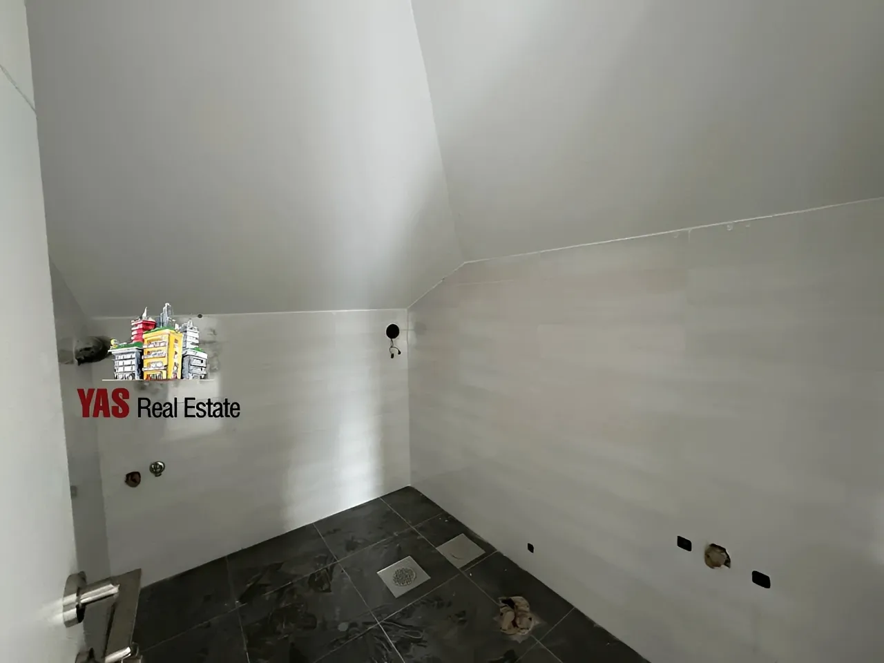 Villa for Sale in Ajaltoun