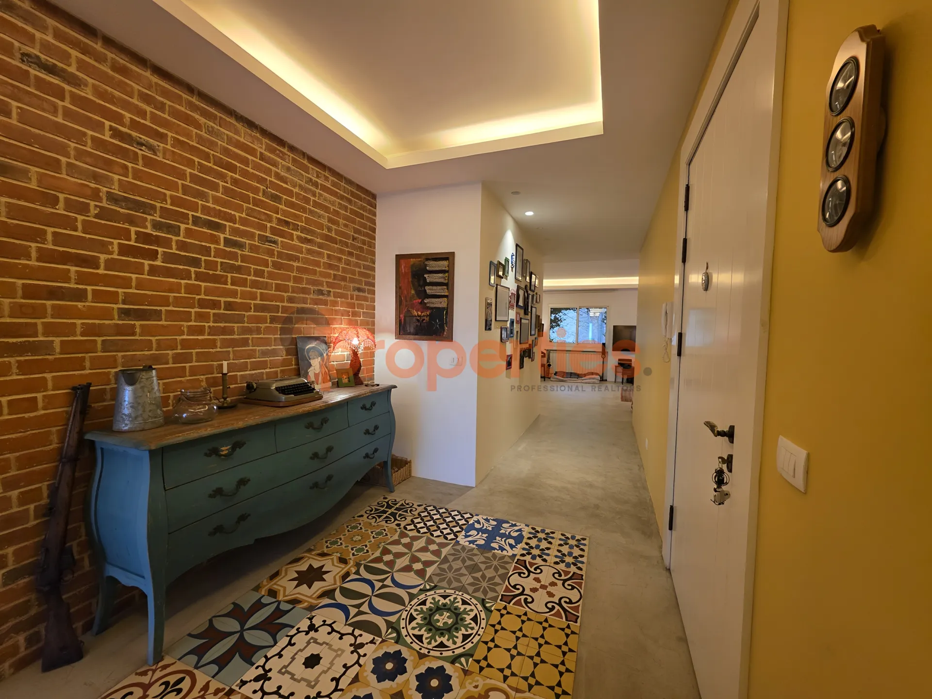 Apartment for Sale in Ouyoun - 3 bed, 5 bath