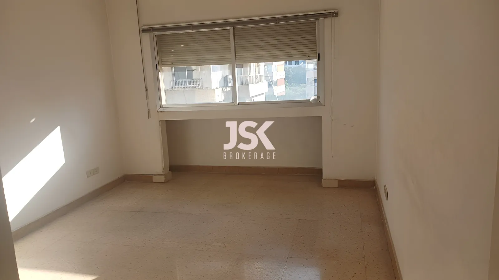 Office for Sale in Horch Tabet