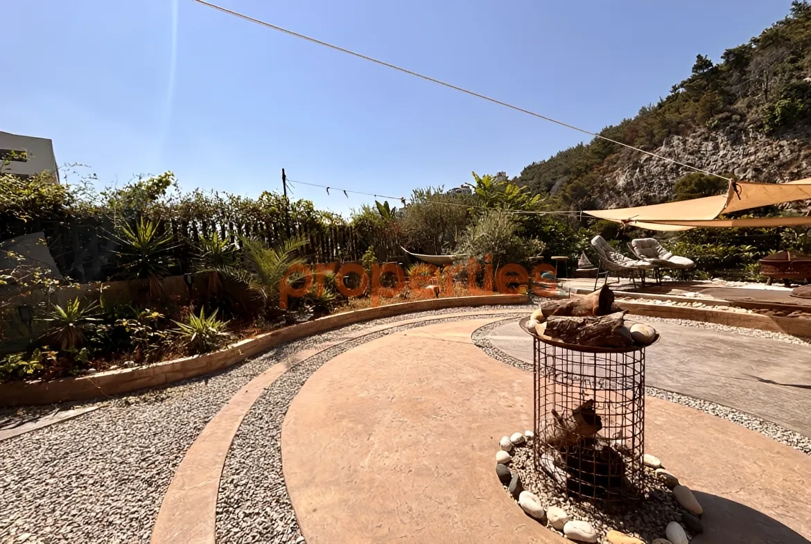 Apartment for Sale in Qennabet Broummana - 3 bed, 3 bath