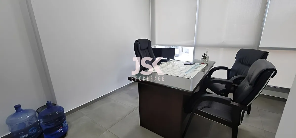 Office for rent in Horch Tabet