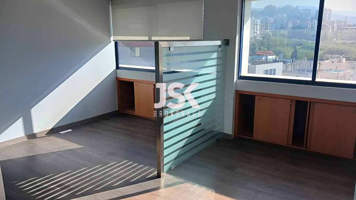 Office for rent in Dbayeh