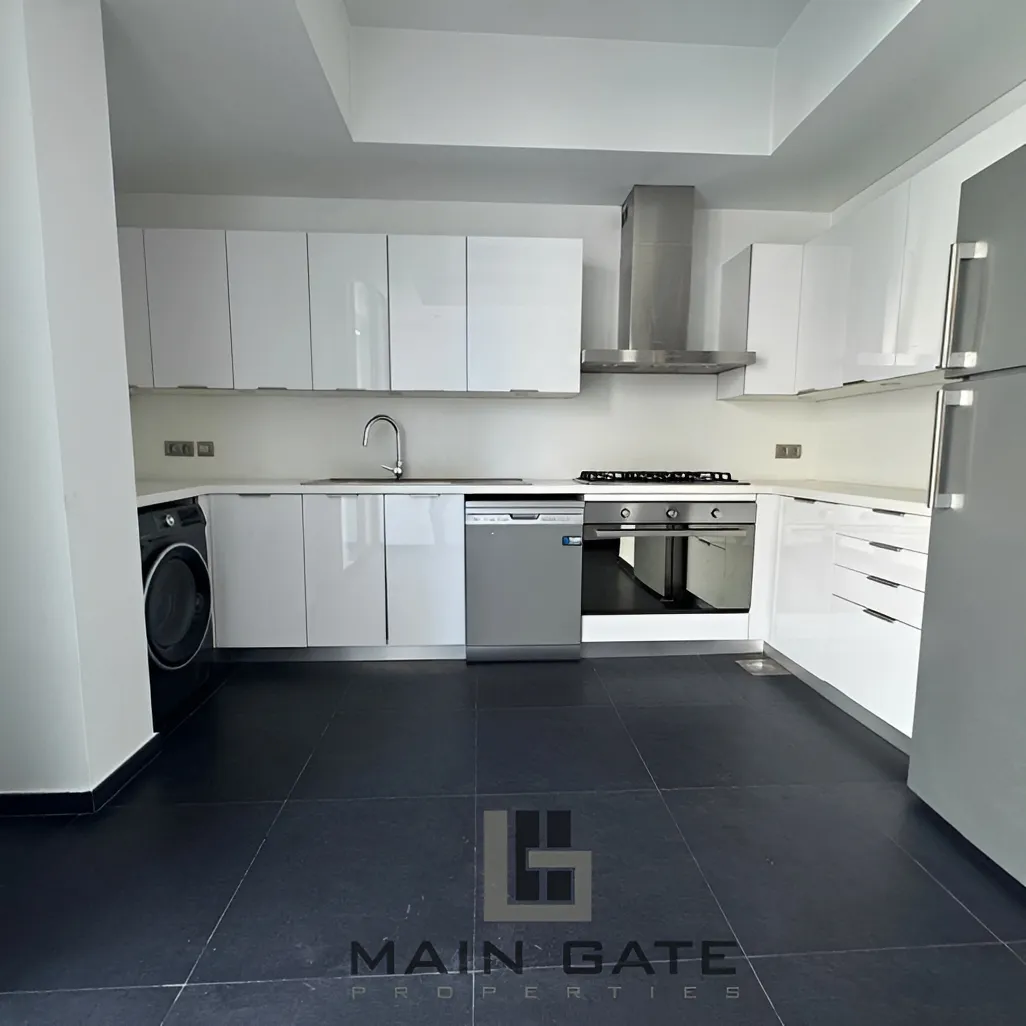 Apartment for Sale in Minet El Hosn, Bayrut, Lebanon - 2 bed, 4 bath