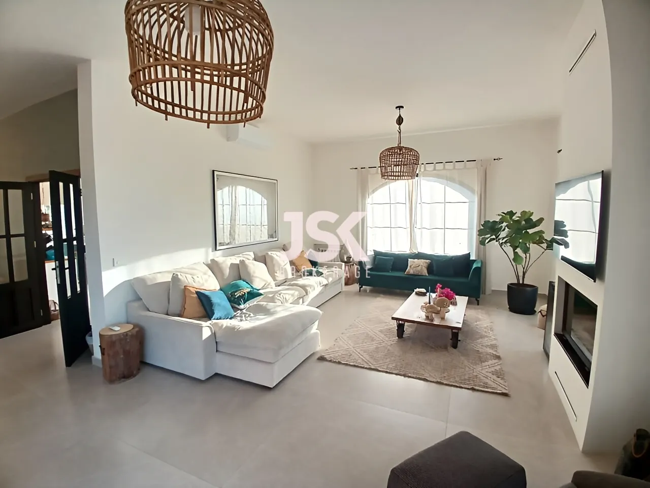 Villa for Sale in Roumieh