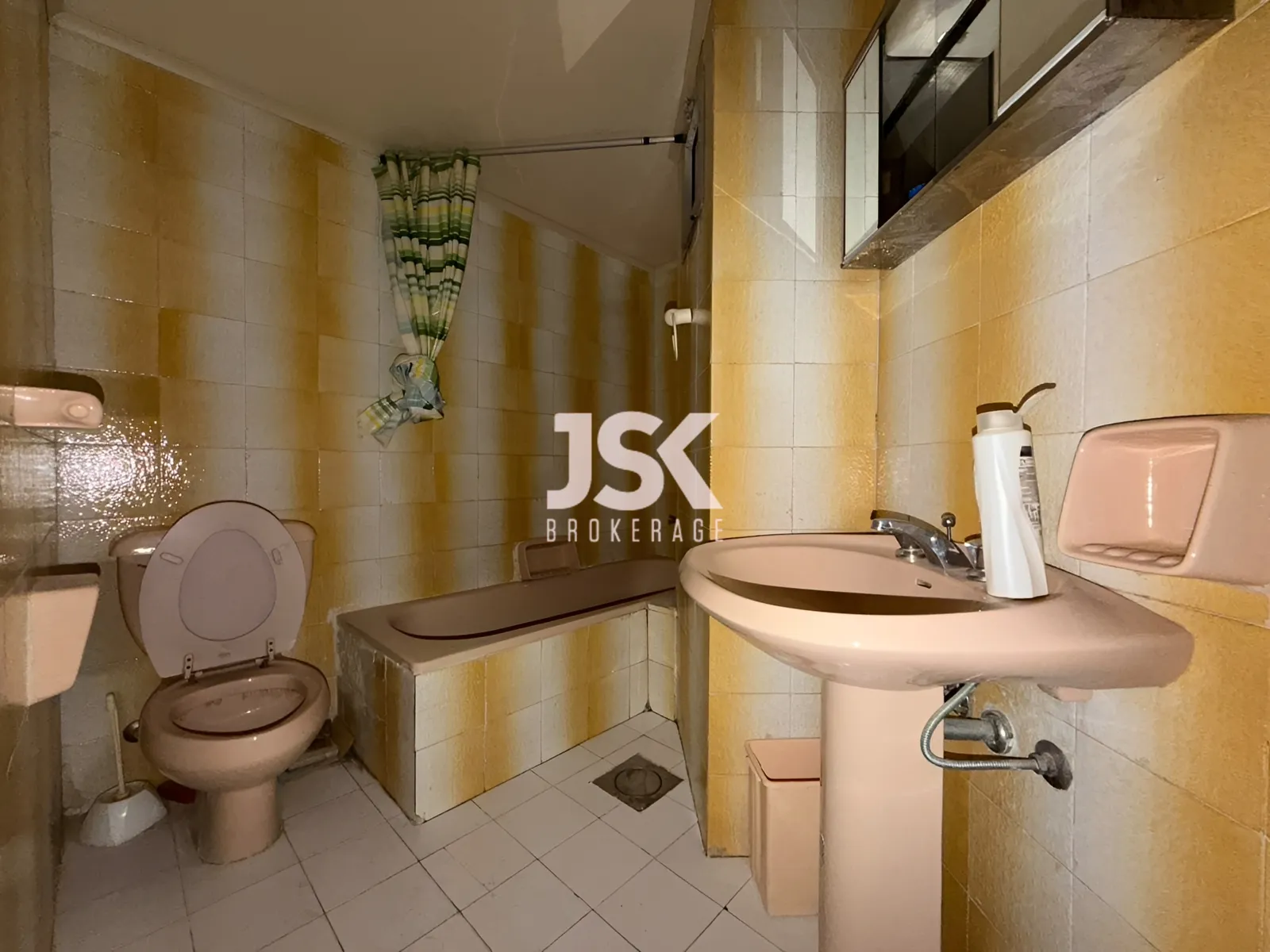 Apartment for Sale in Adonis