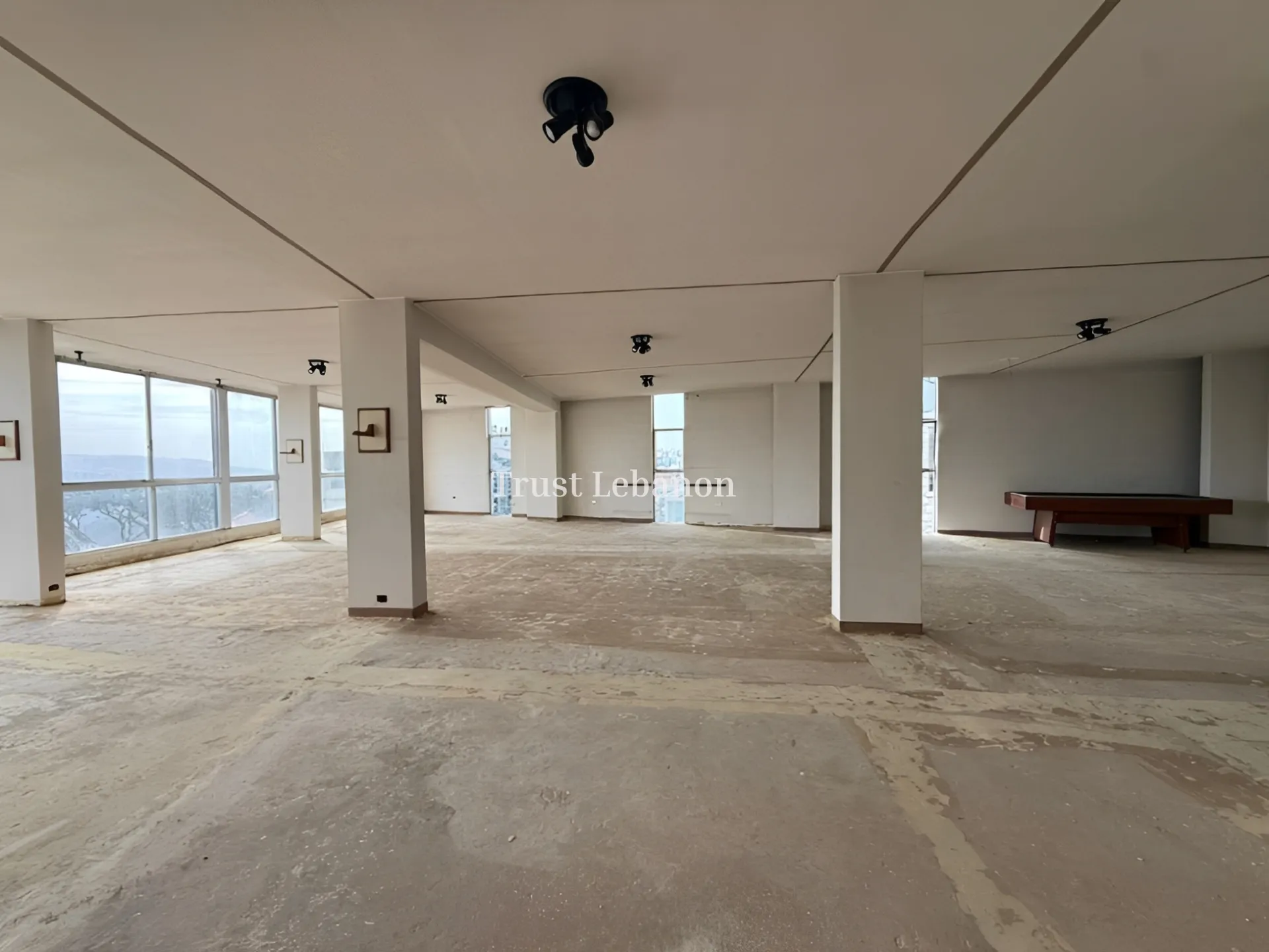 Showroom for rent in Broummana, Lebanon