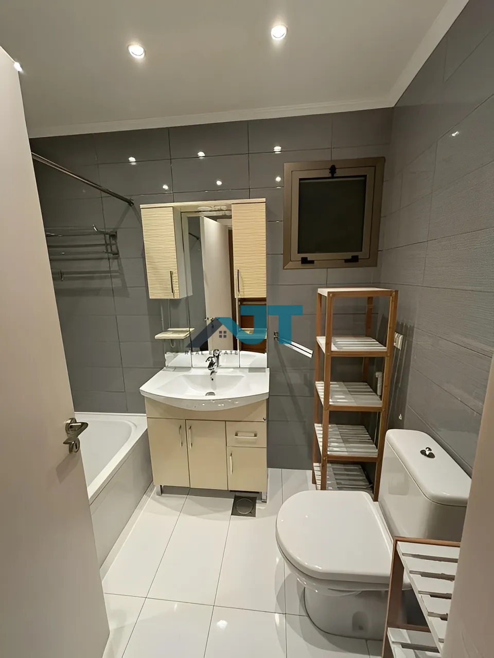 Apartment for Rent  in Caree d'or, achrafieh