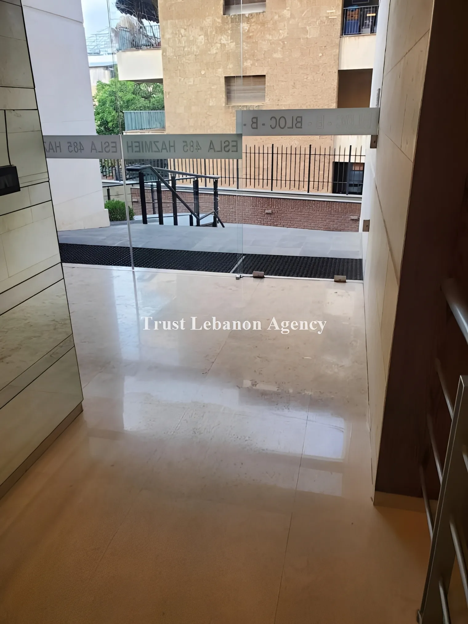 Apartment for Sale in Baabda, Hazmieh - 2 bed, 4 bath