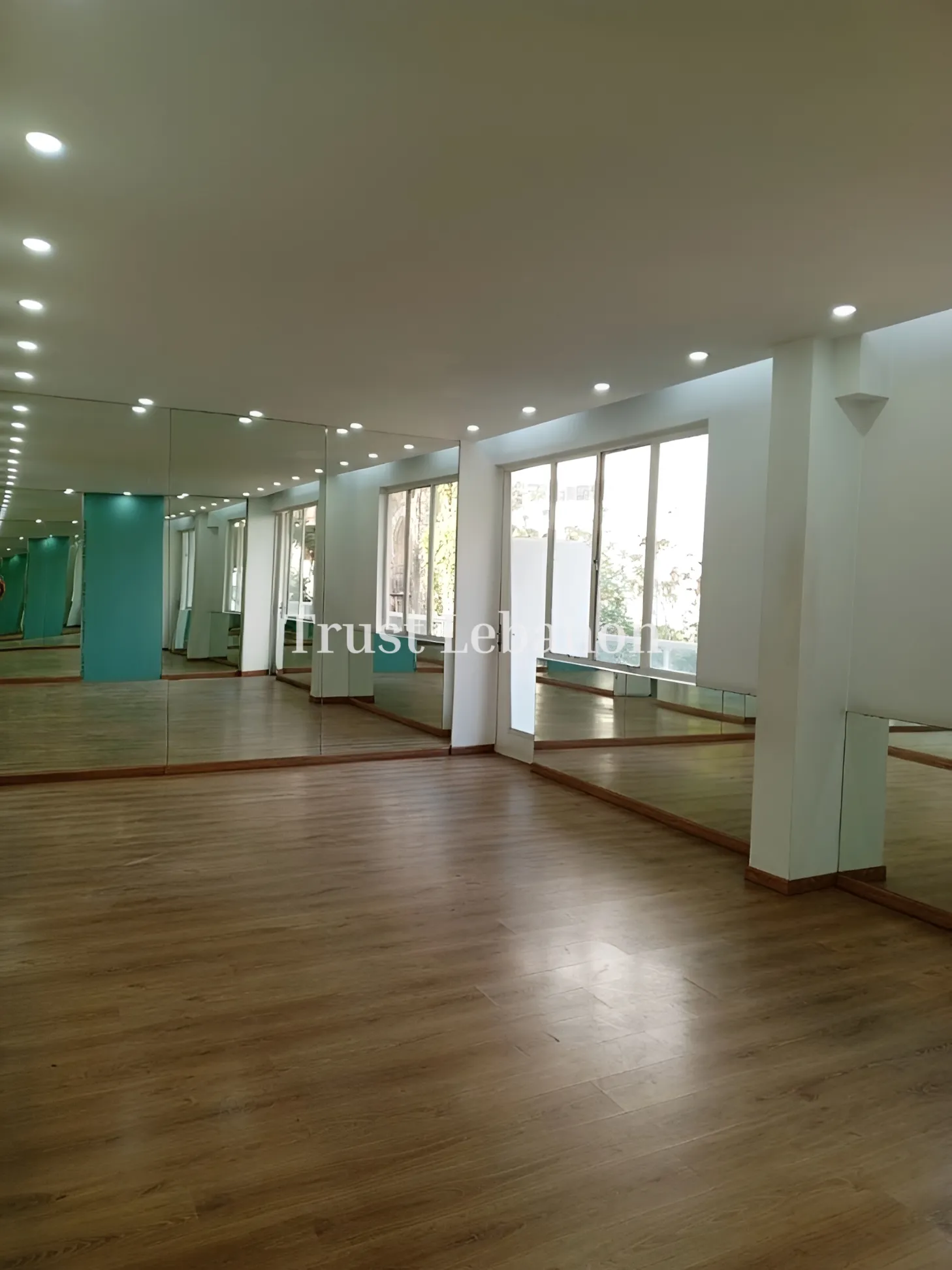 Office for rent in Achrafieh