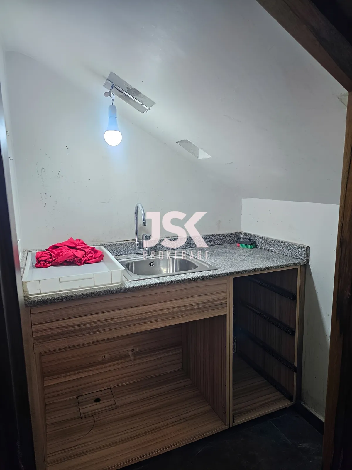 Shop for Rent in Cornet Chahwan