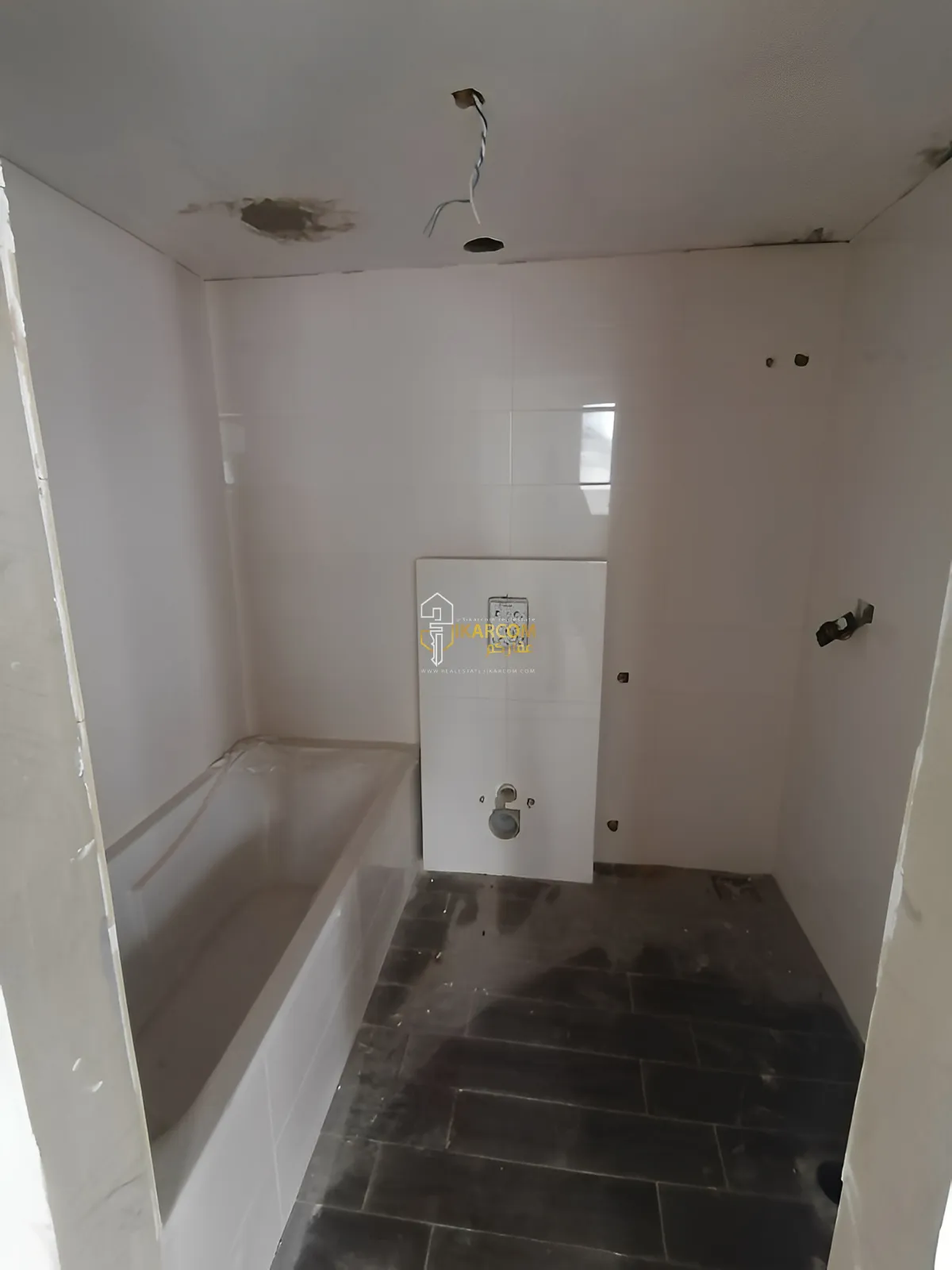 Apartment for sale in Haret Sakher - 3 bed, 4 bath