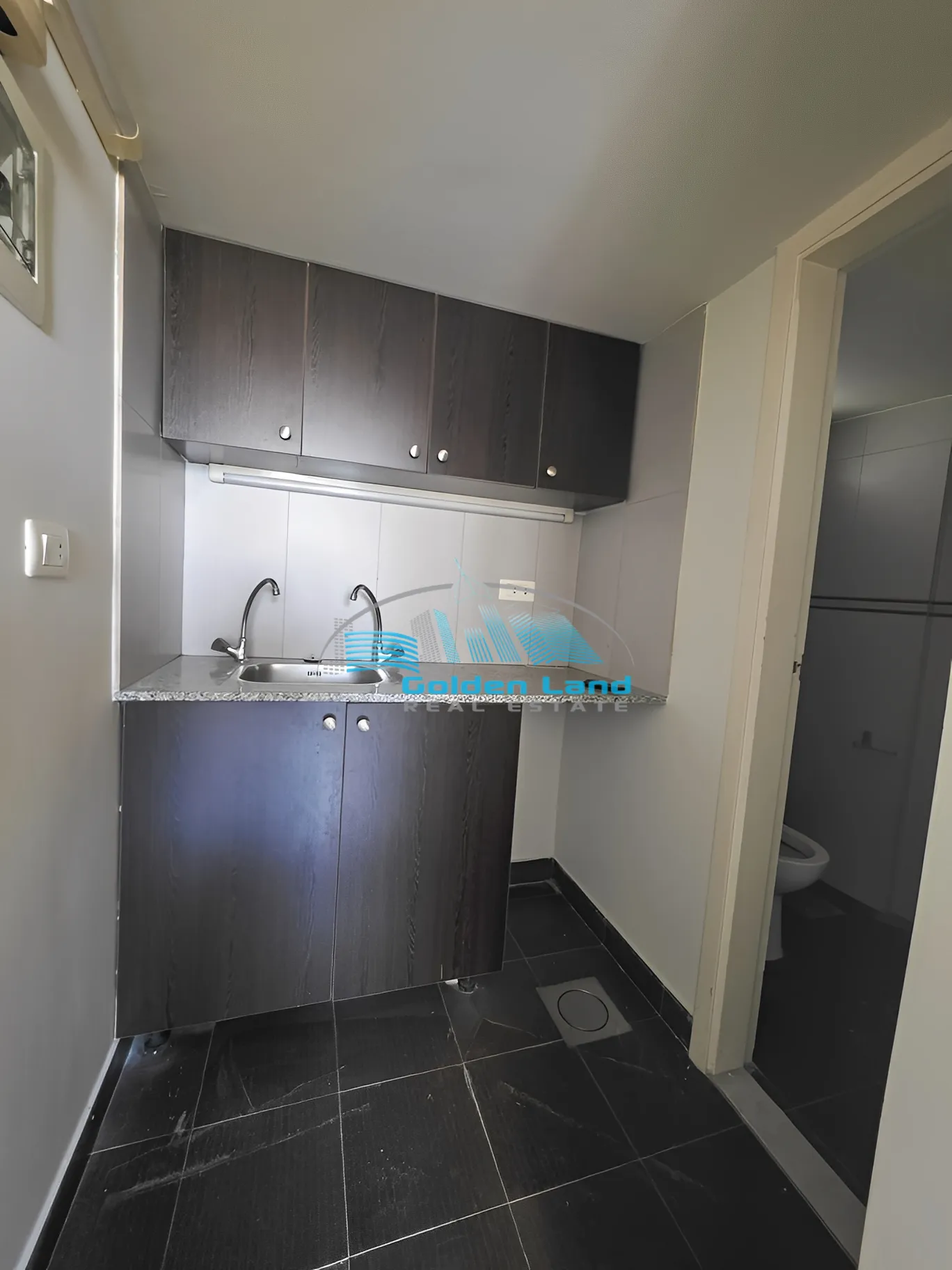 Office for Rent in Zalqa, Lebanon