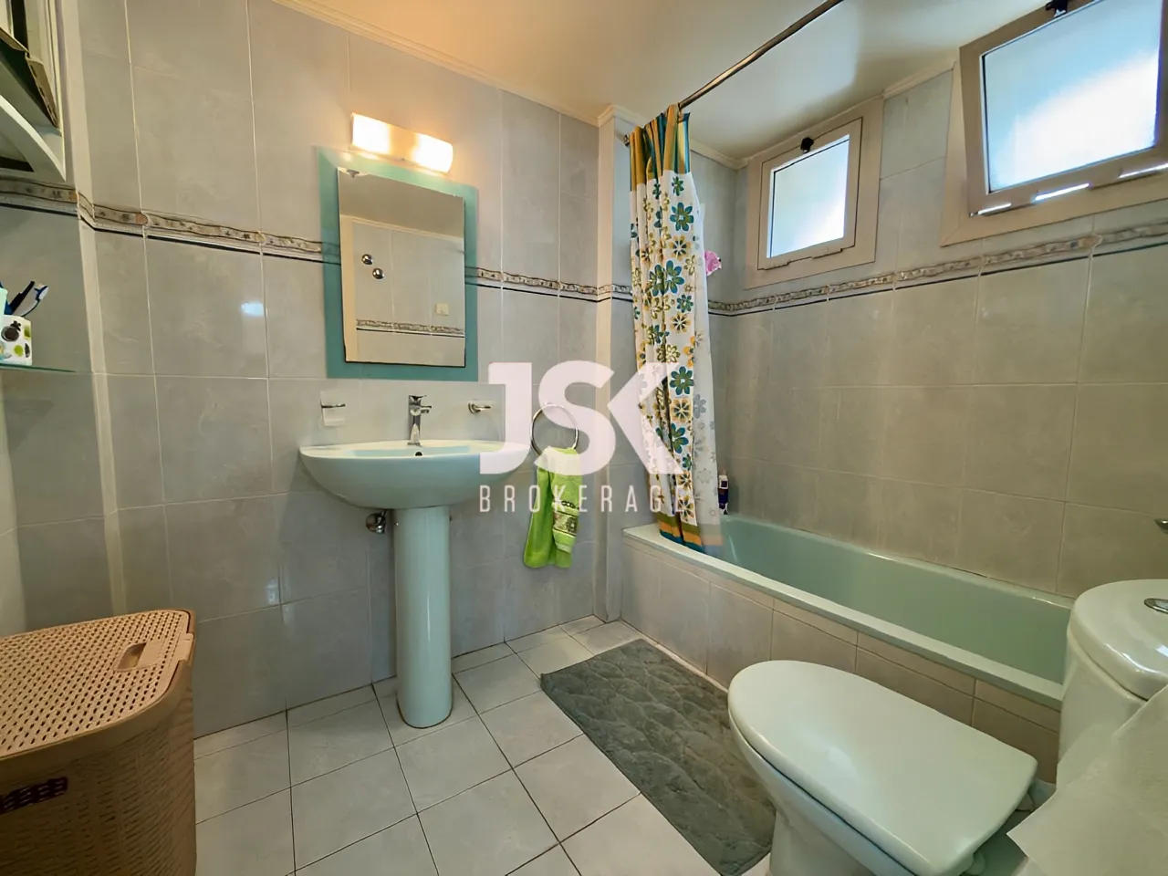Apartment for Sale in Sioufi