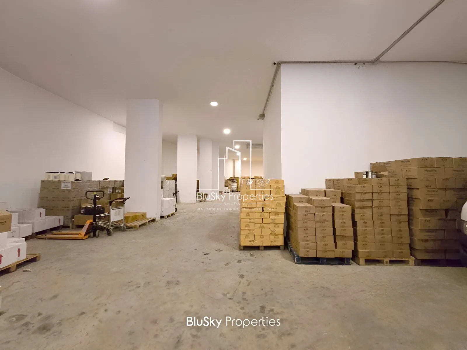 Warehouse for sale in Mansourieh