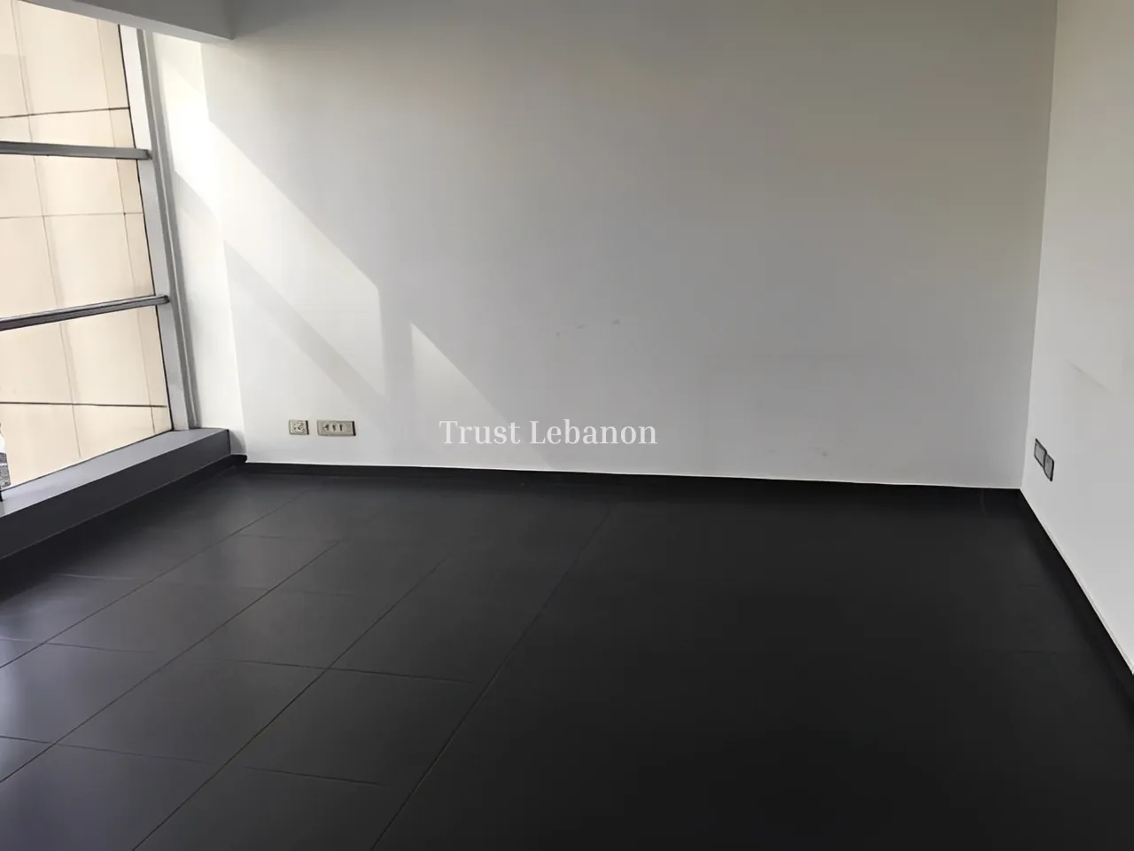 Office for rent in Ain El Remmaneh, Lebanon