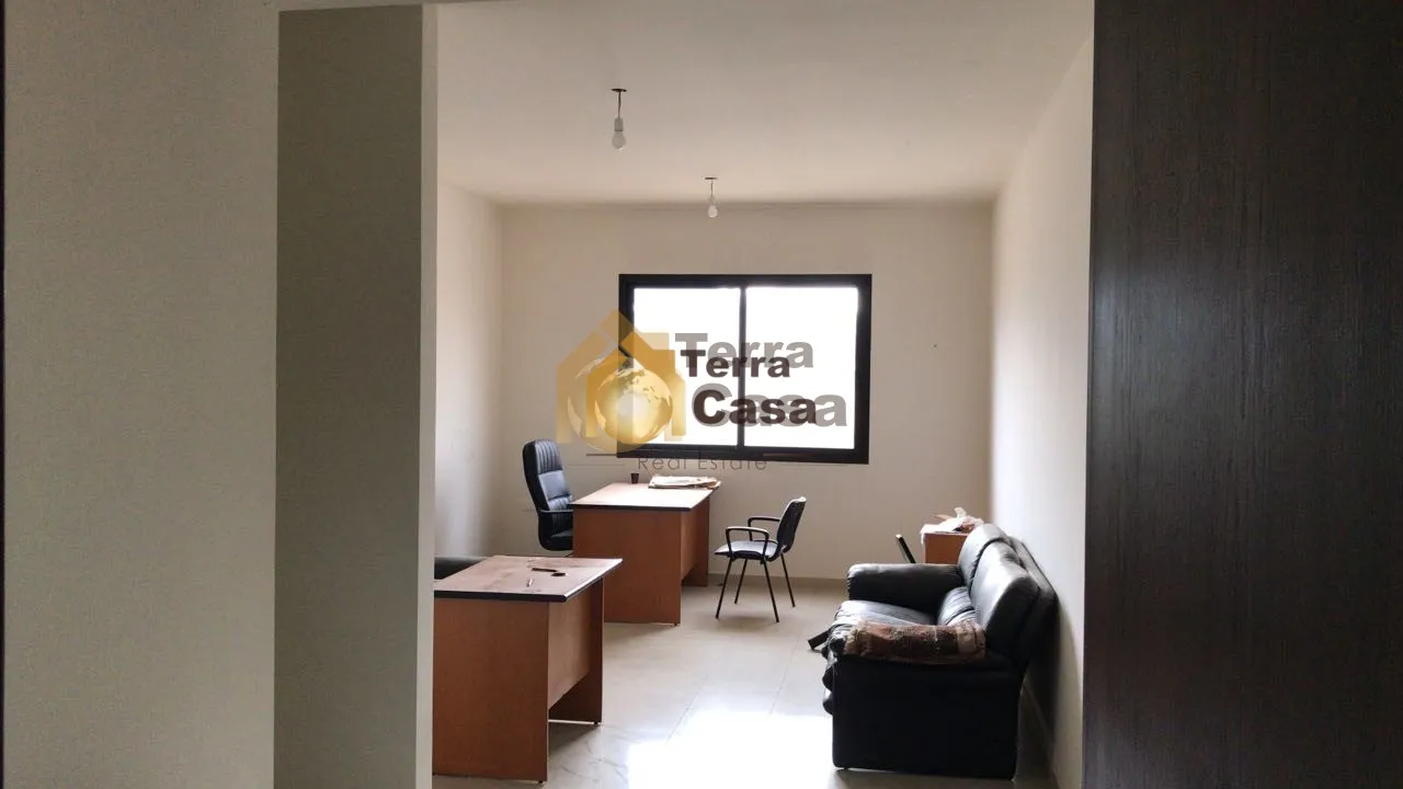 Office for rent in Ksara