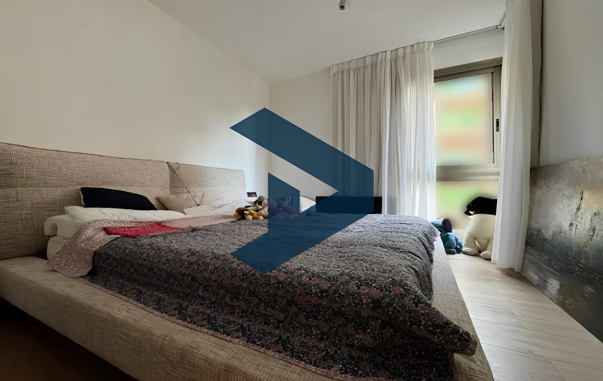 Apartment for sale in Ain Al Mraiseh, Beirut, Lebanon