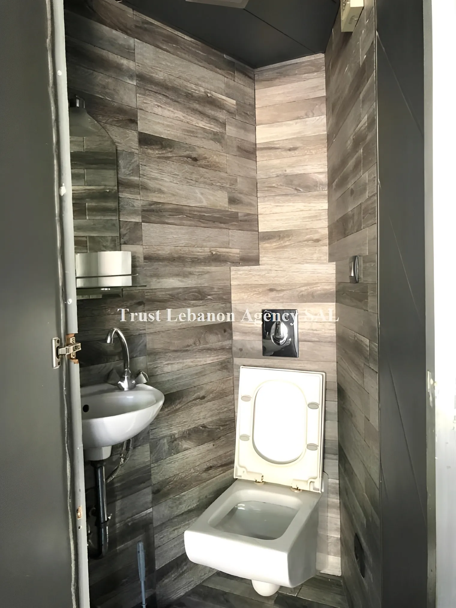 Shop for sale in Keserwan, Ajaltoun