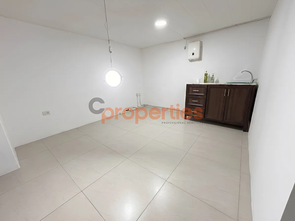 Warehouse for Rent in Naqqache