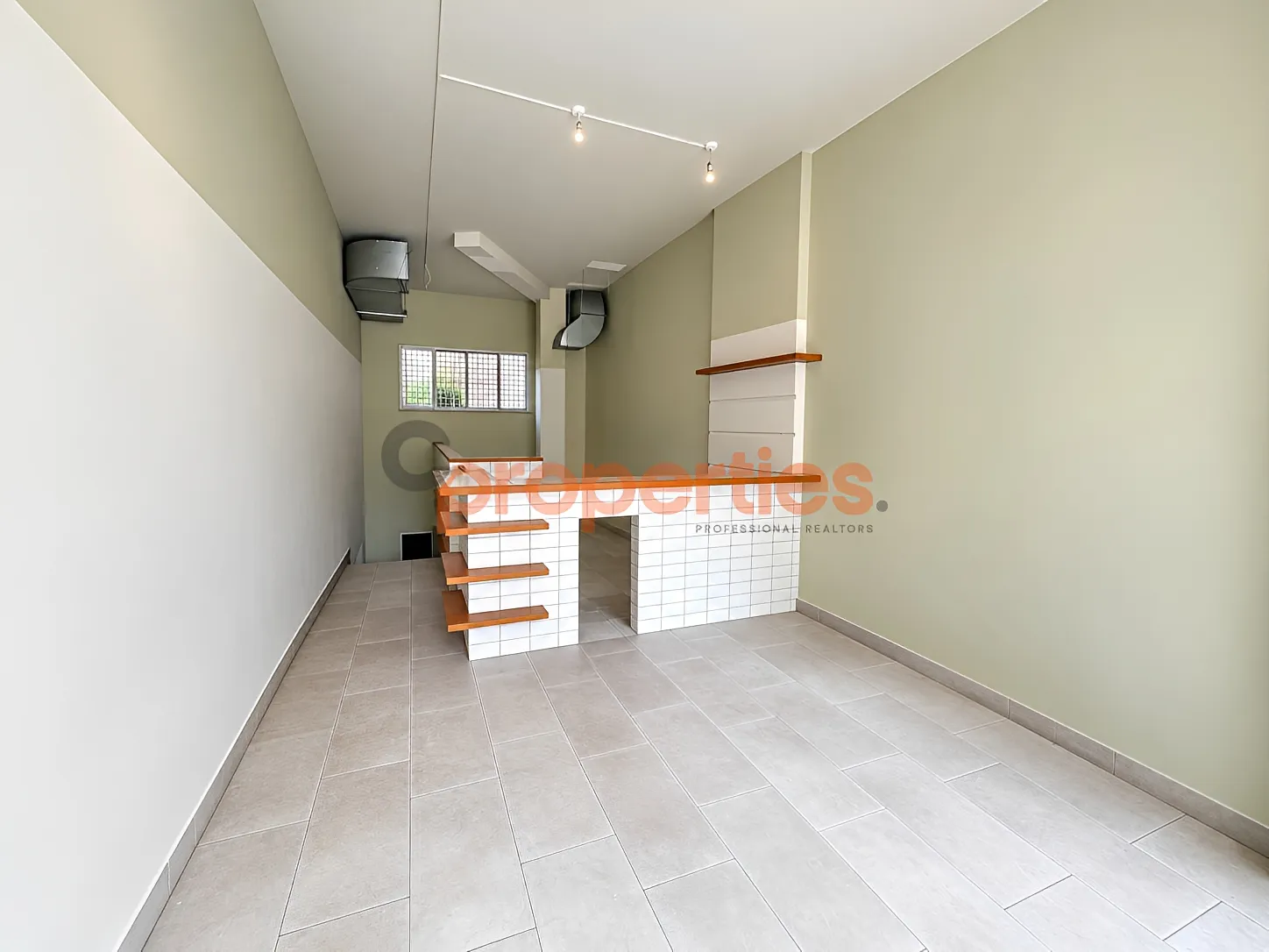 Shop for Sale in Sioufi