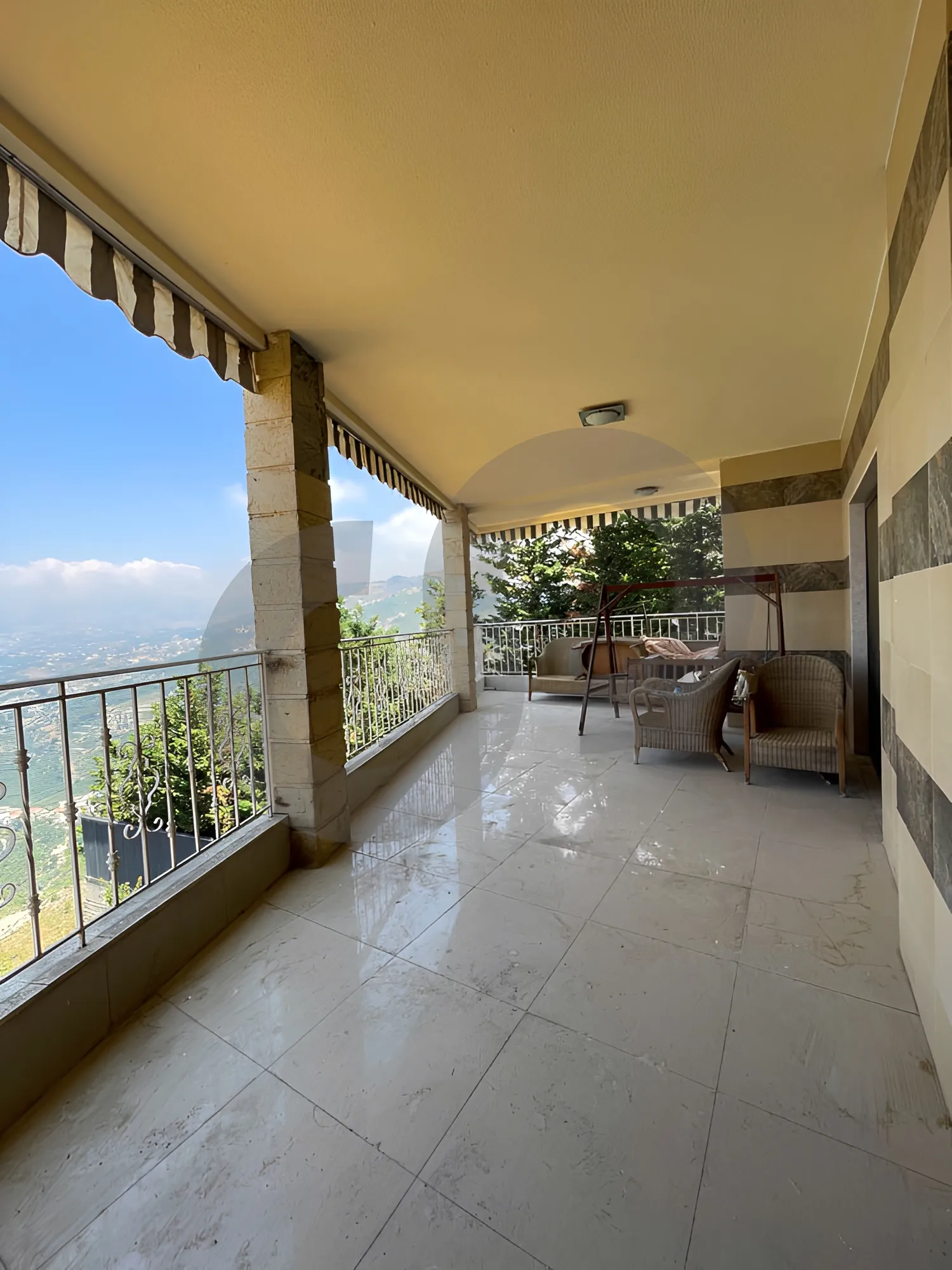 Apartment for Sale in Bhamdoun - 4 bed, 4 bath