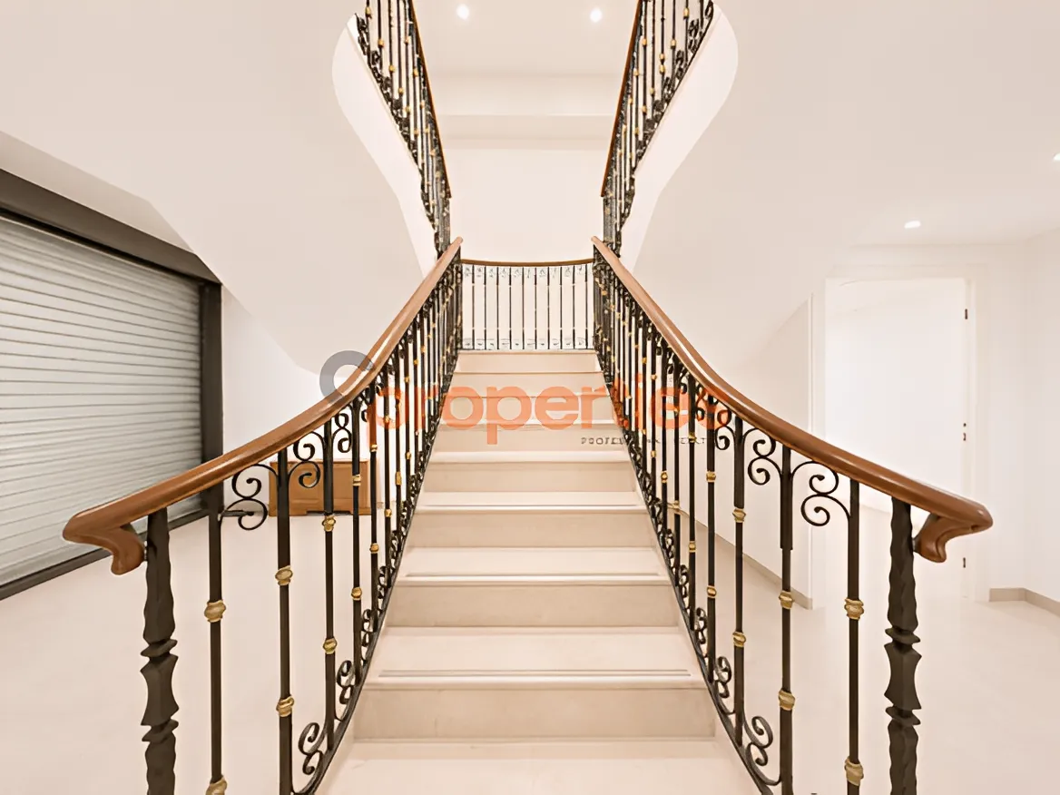 Shop for Rent in Hamra