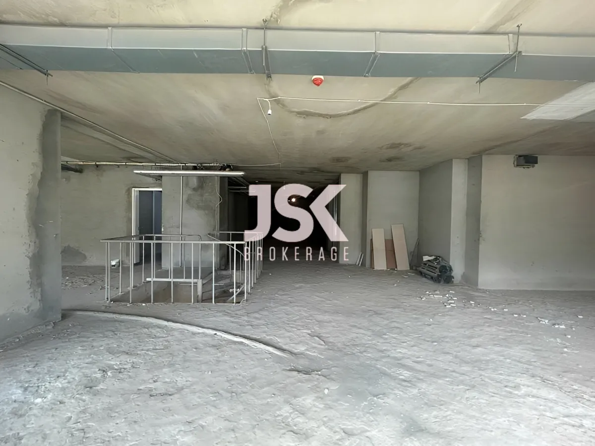 Shop for rent in Downtown