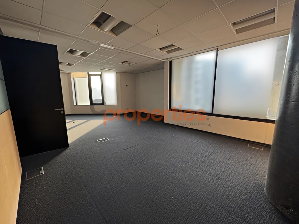 Office for Rent in Forn El Chebbak