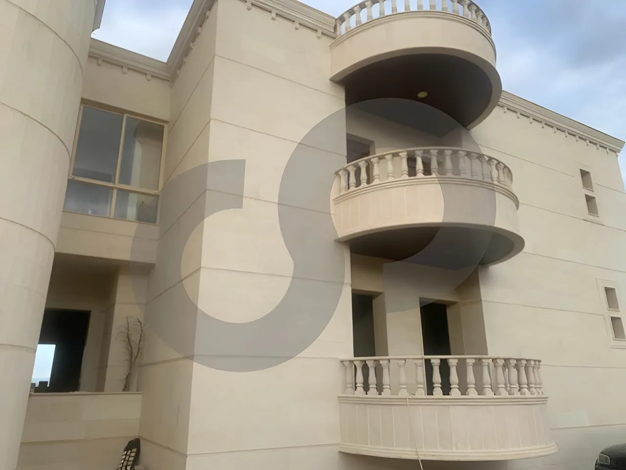 Building for Sale in Deddeh