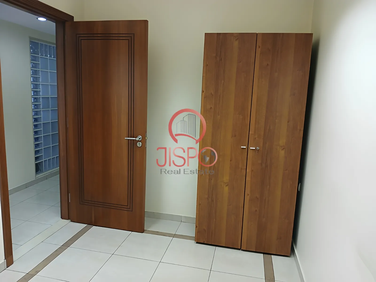 Office for sale in Daoura