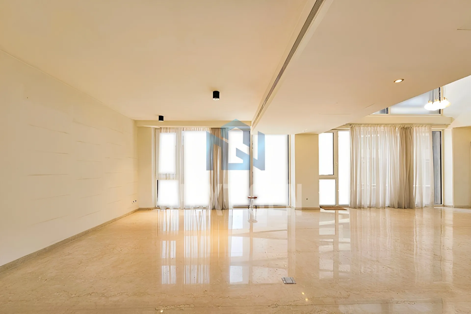 Duplex for rent in Achrafieh, Beirut, Lebanon - 3 bed, 5 bath
