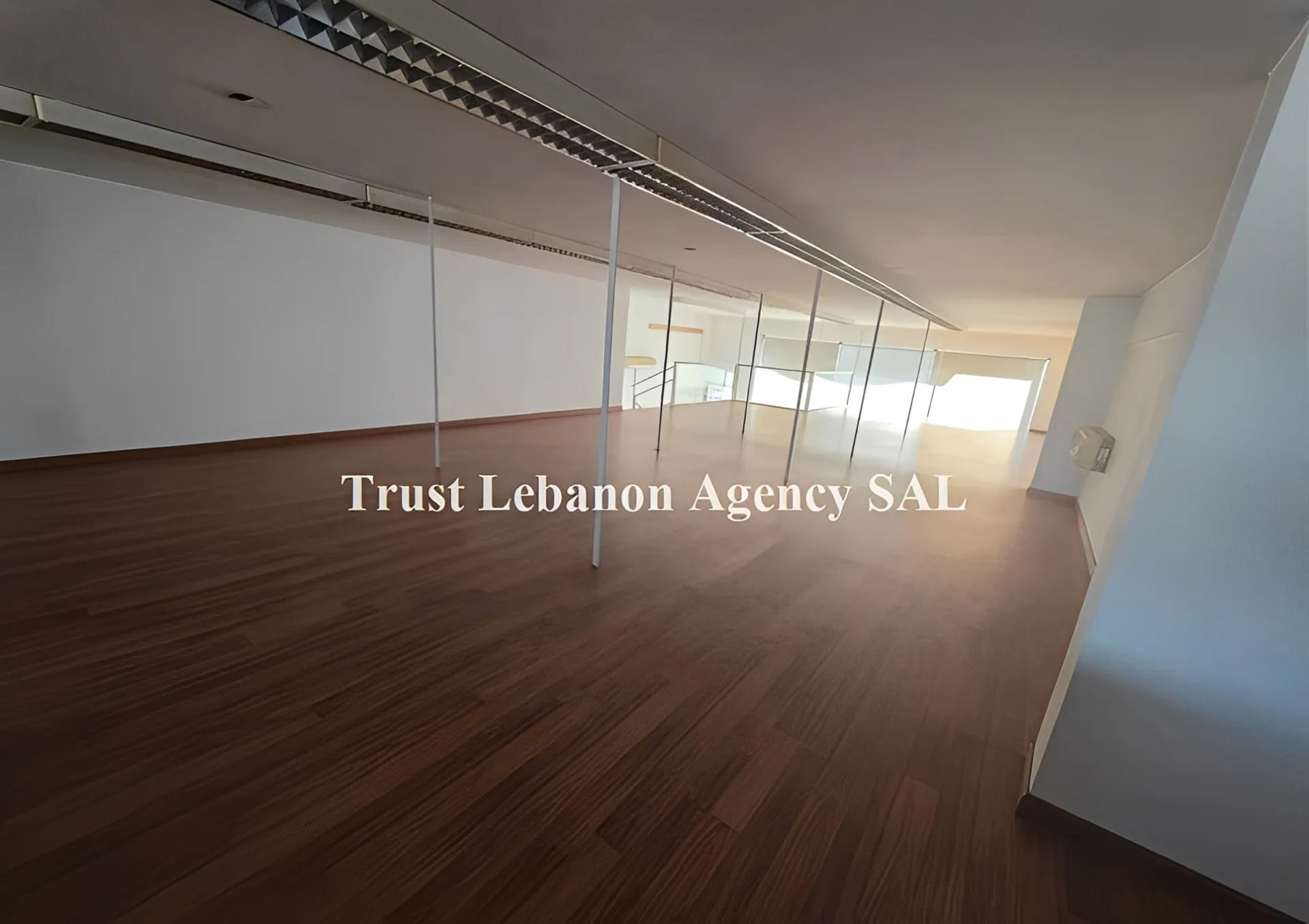 Commercial Property For Rent in Metn, Elyssar