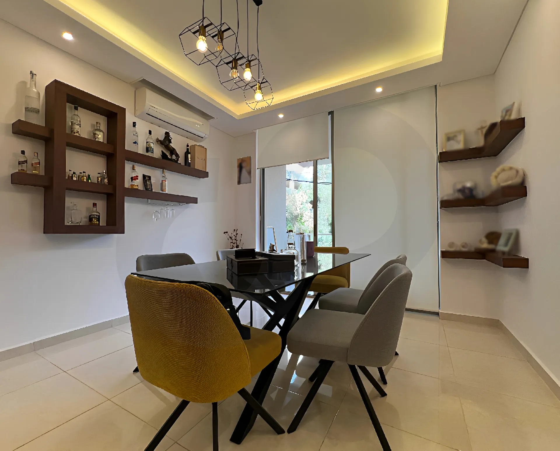 Building for Rent in Bsalim