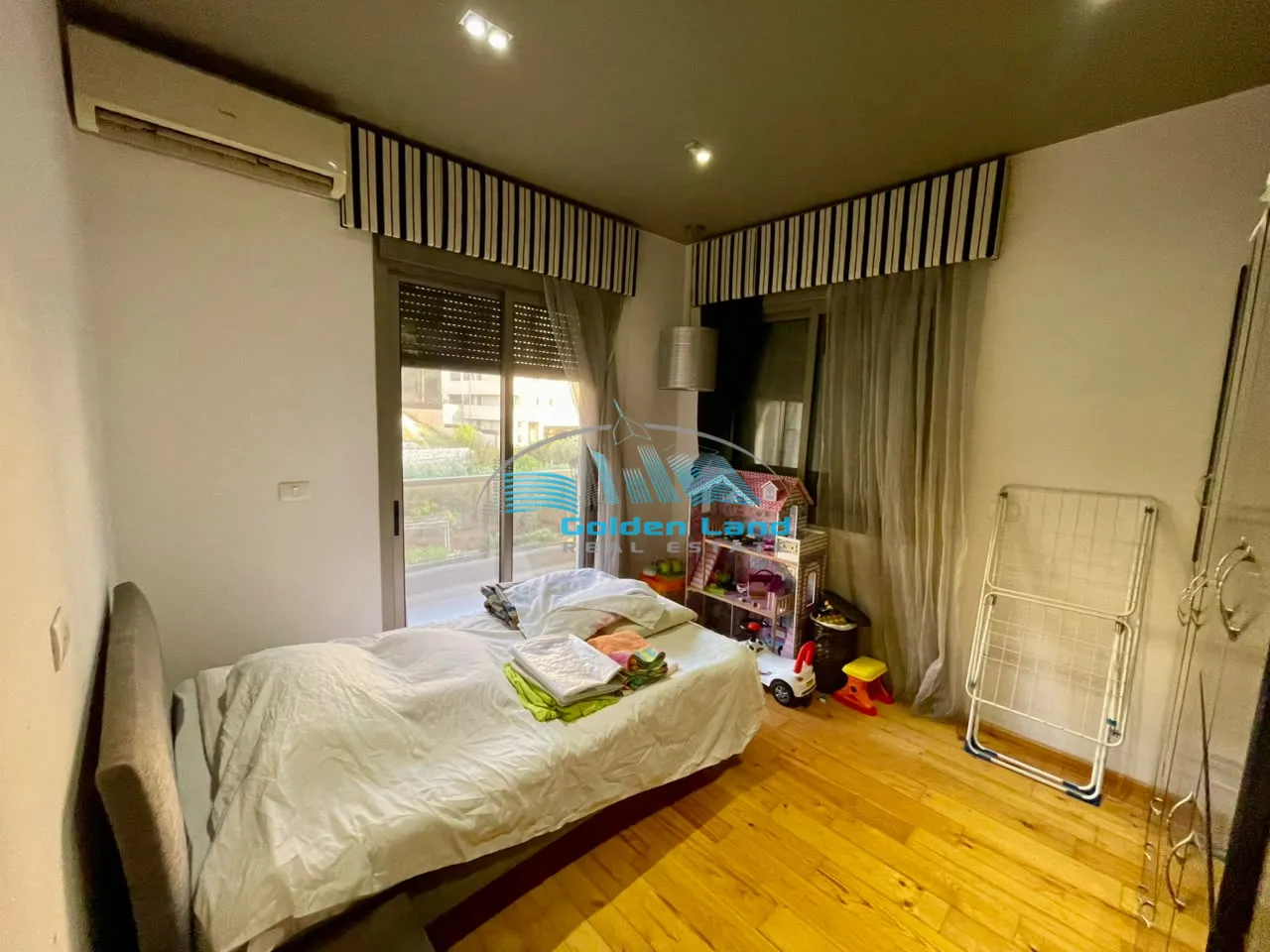 Apartment for Sale in Haret Sakher