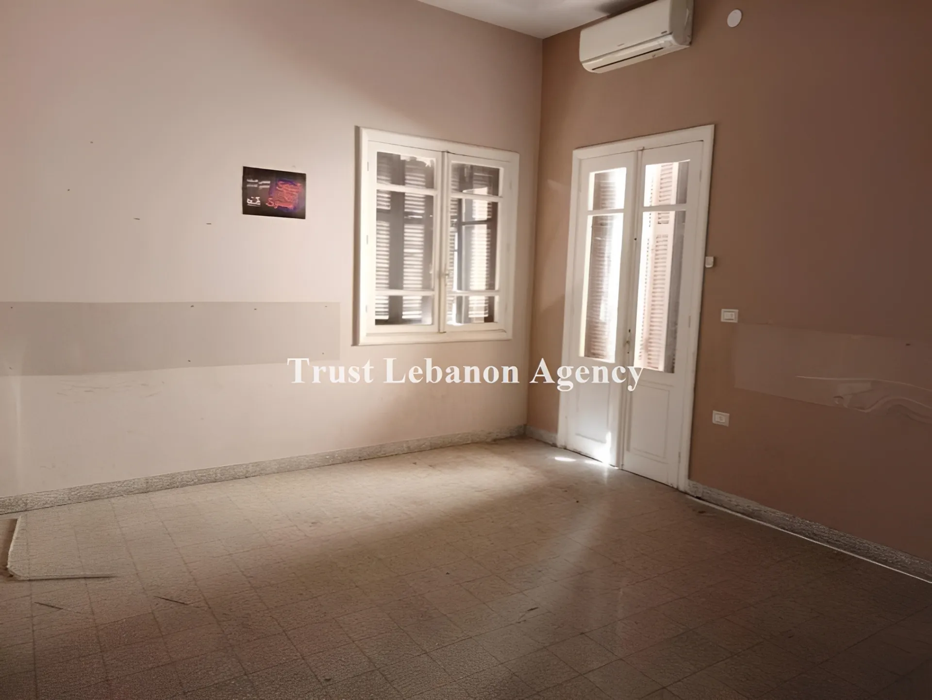 Office for rent in Beirut, Hamra