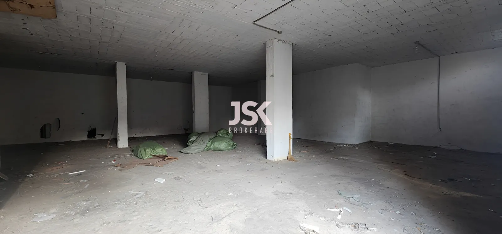 Warehouse for Sale in Hazmieh