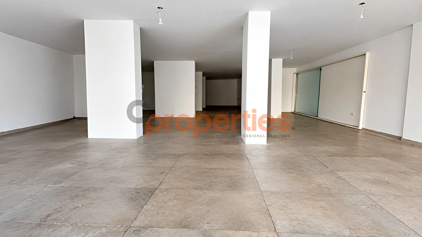 Showroom for Rent in Raoucheh