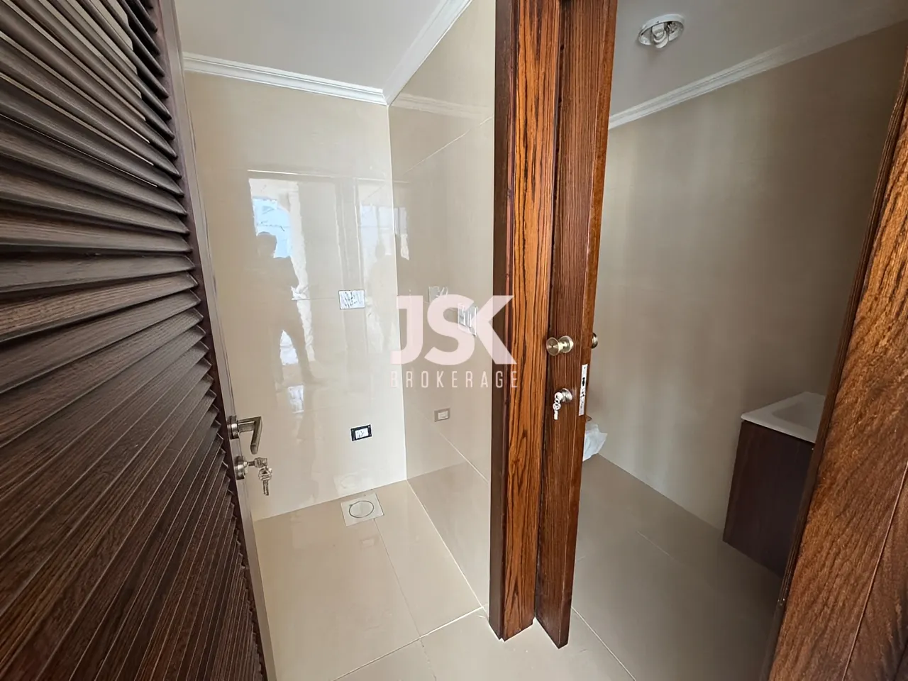 Office for Rent in Adliyeh