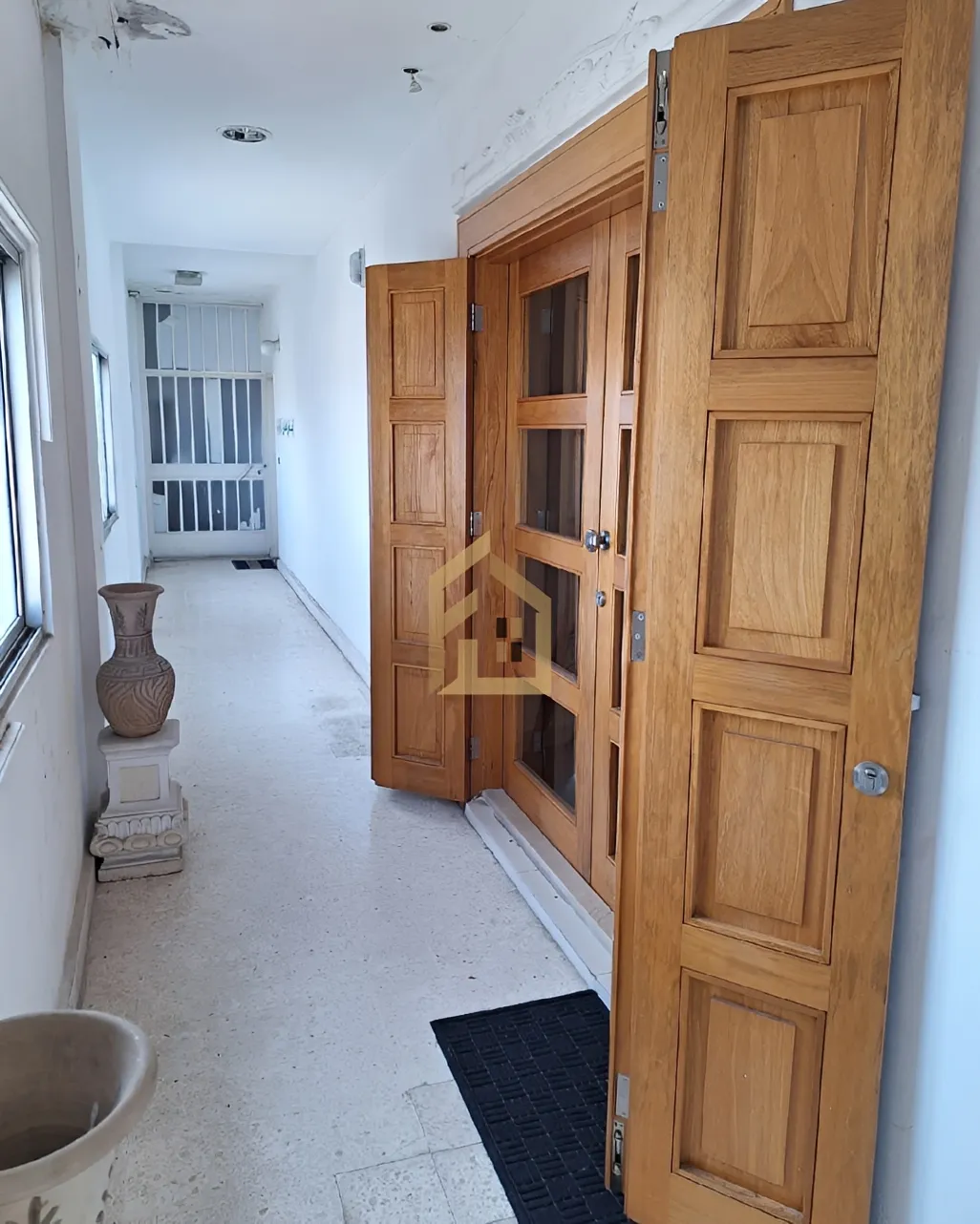 Office for rent in Mazraat Yachoua, Lebanon