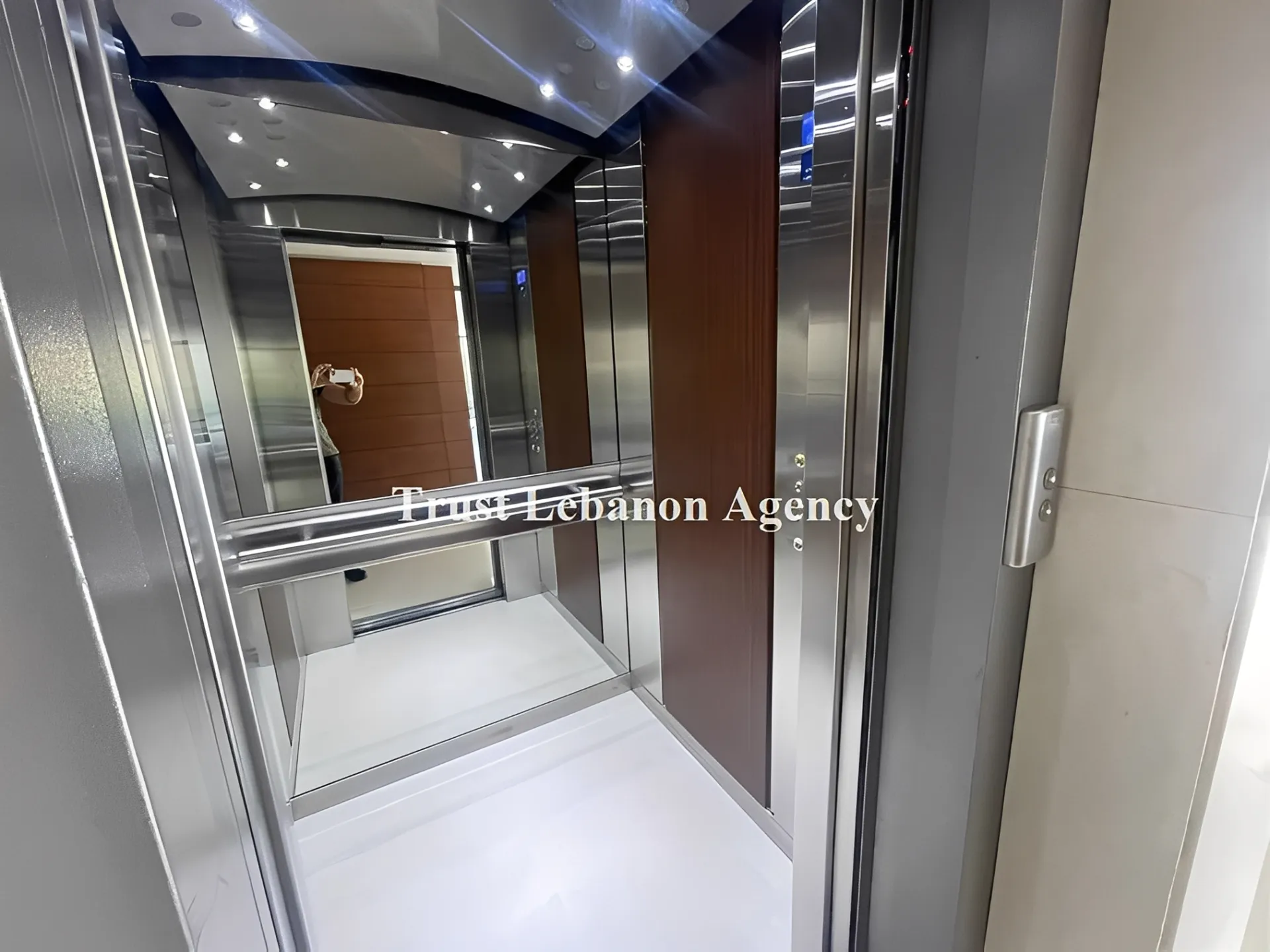 Apartment for Sale in Metn Monteverde Lebanon - 3 bed, 4 bath