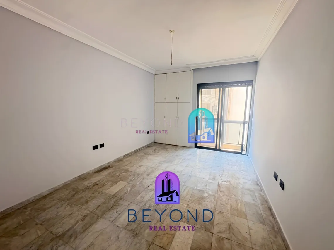 Apartment for sale in Verdun, Bayrut, Lebanon - 4 bed, 4 bath