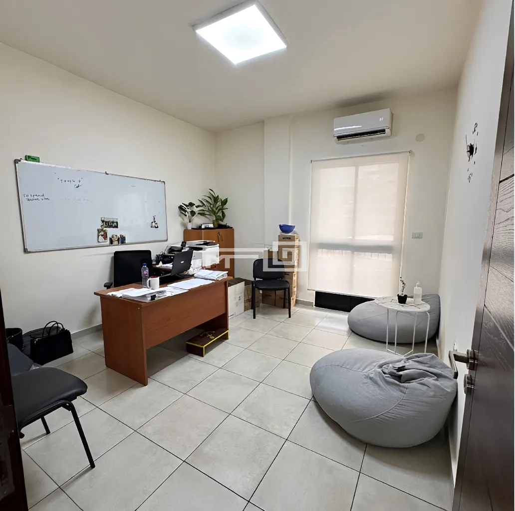Office for rent in Baouchriyeh