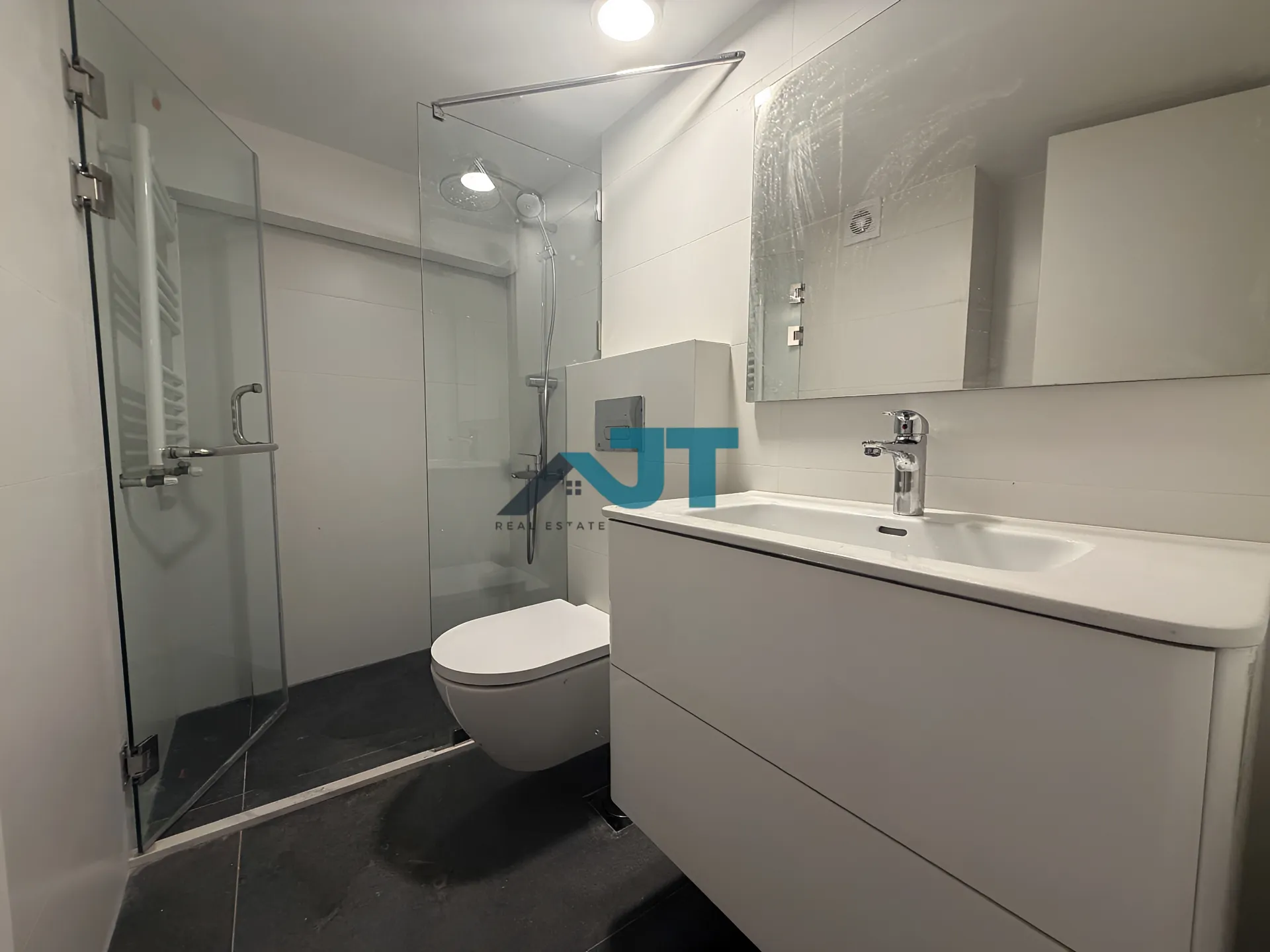 Duplex for rent in Gemmayzeh