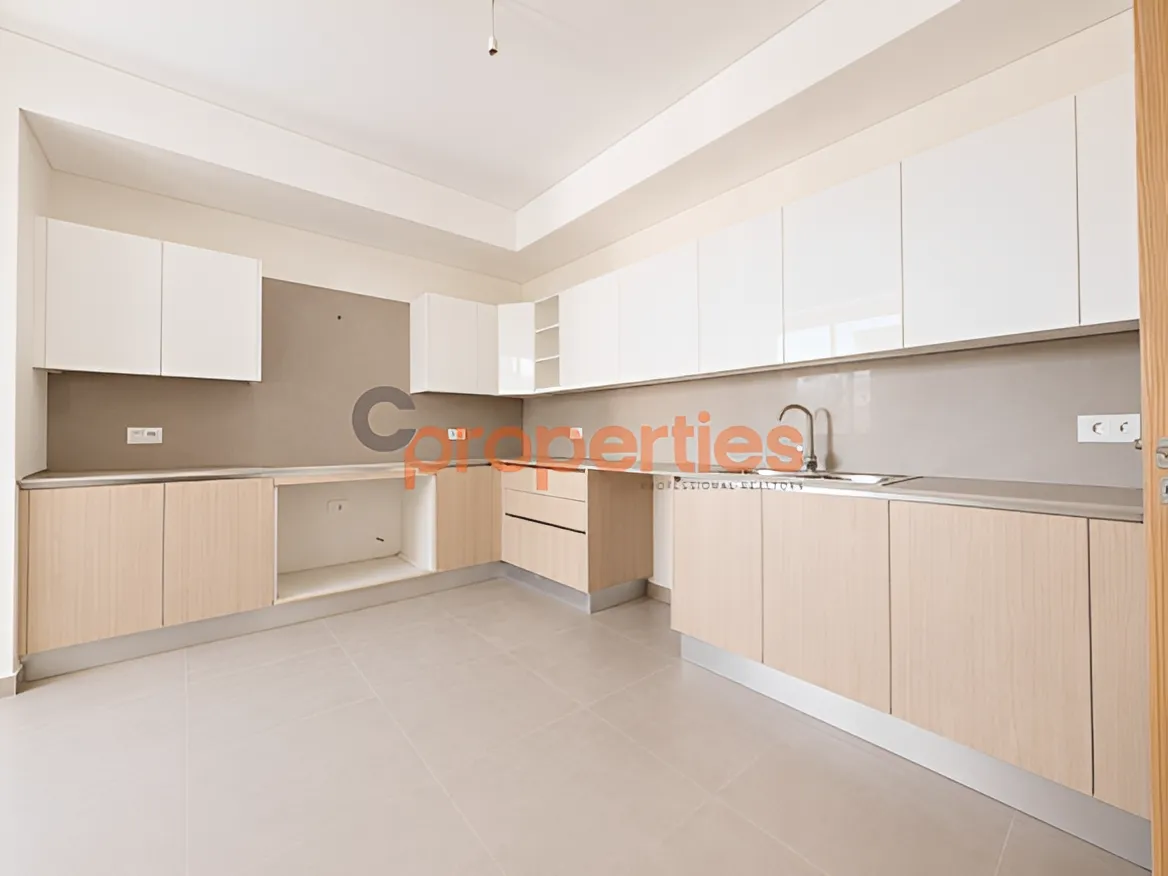 Apartment for Rent in Hamra - 4 bath
