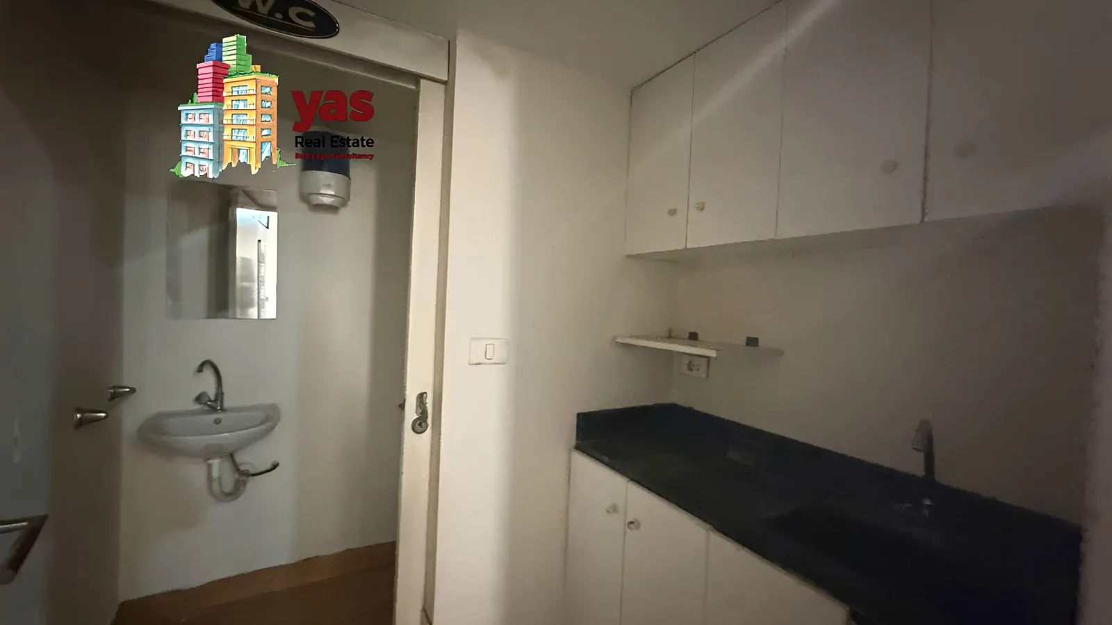 Shop for rent in Antelias
