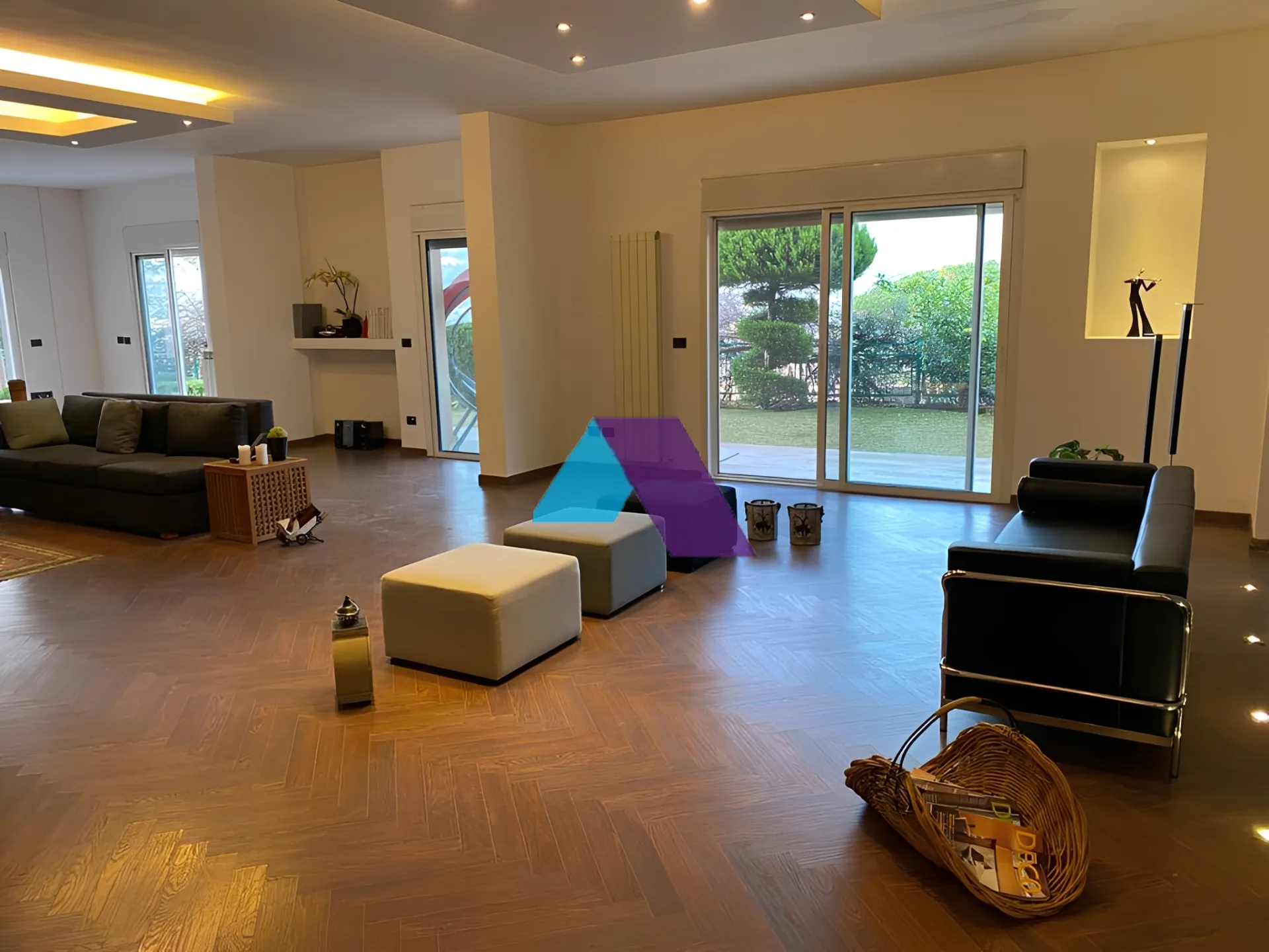 Apartment for Sale in Wadi El Chahrour El Suflah - 5 bed, 4 bath