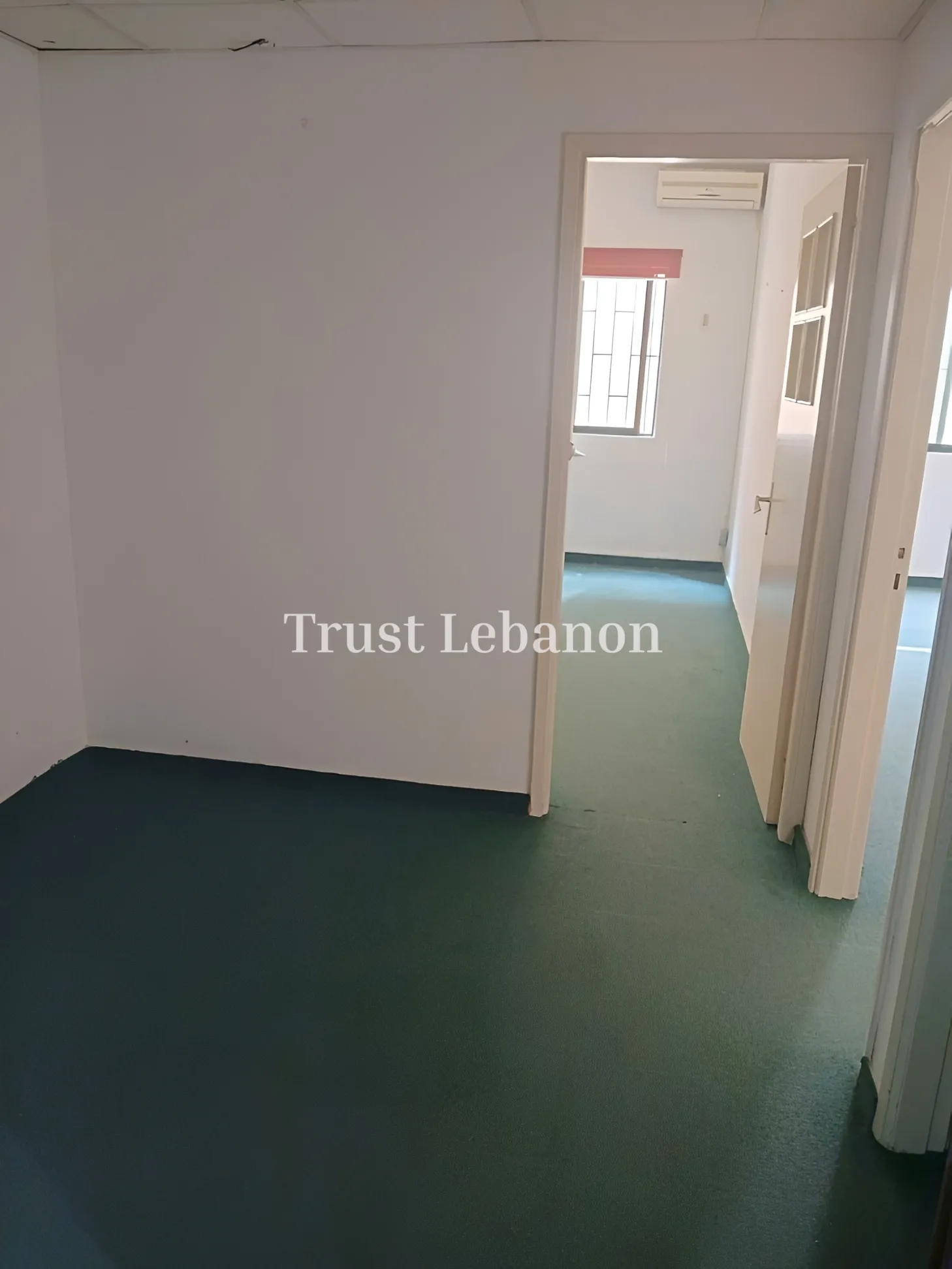 Office for rent in Jdeideh