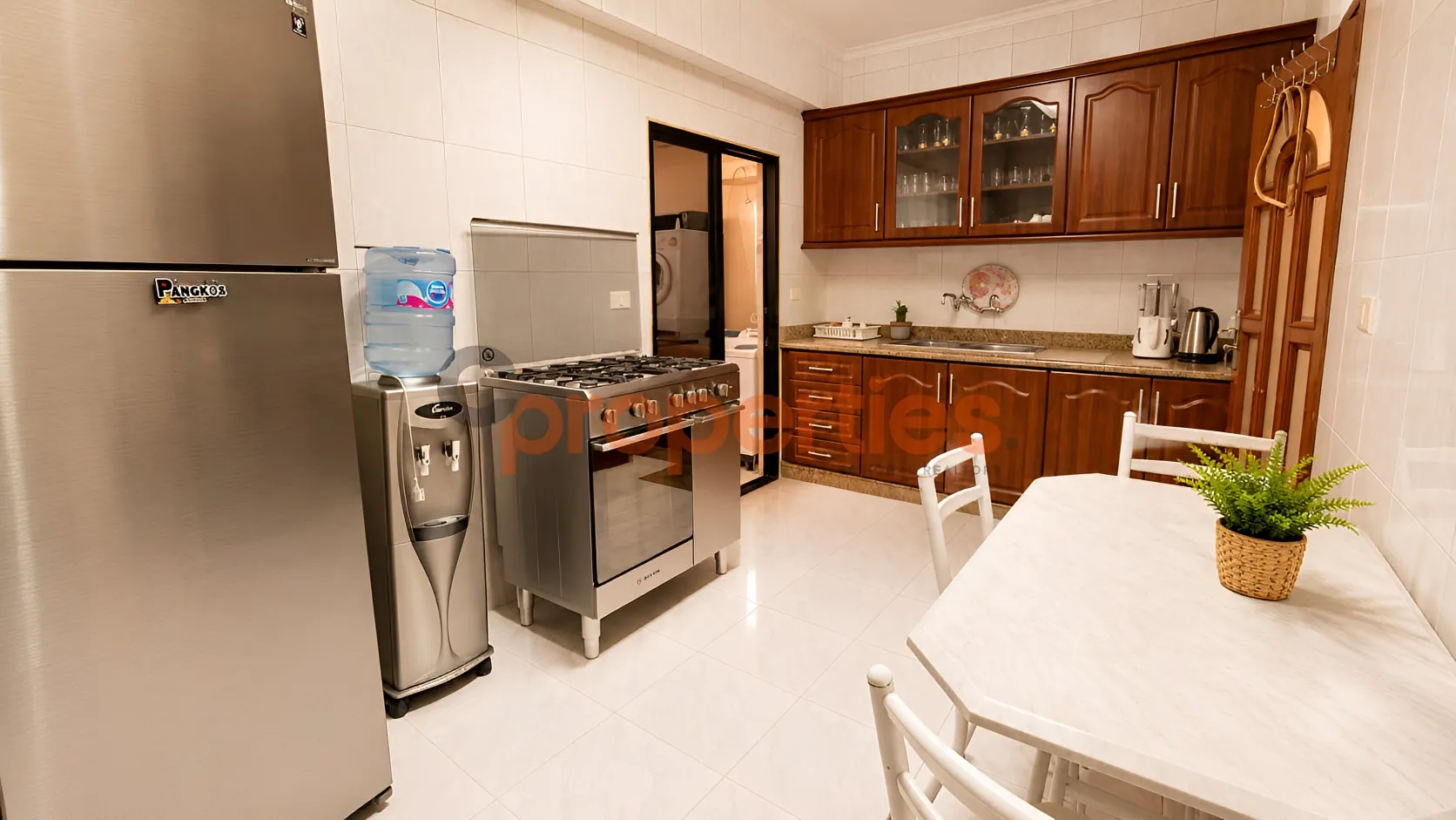 Apartment for rent in Verdun, Beirut, Lebanon - 2 bed, 3 bath