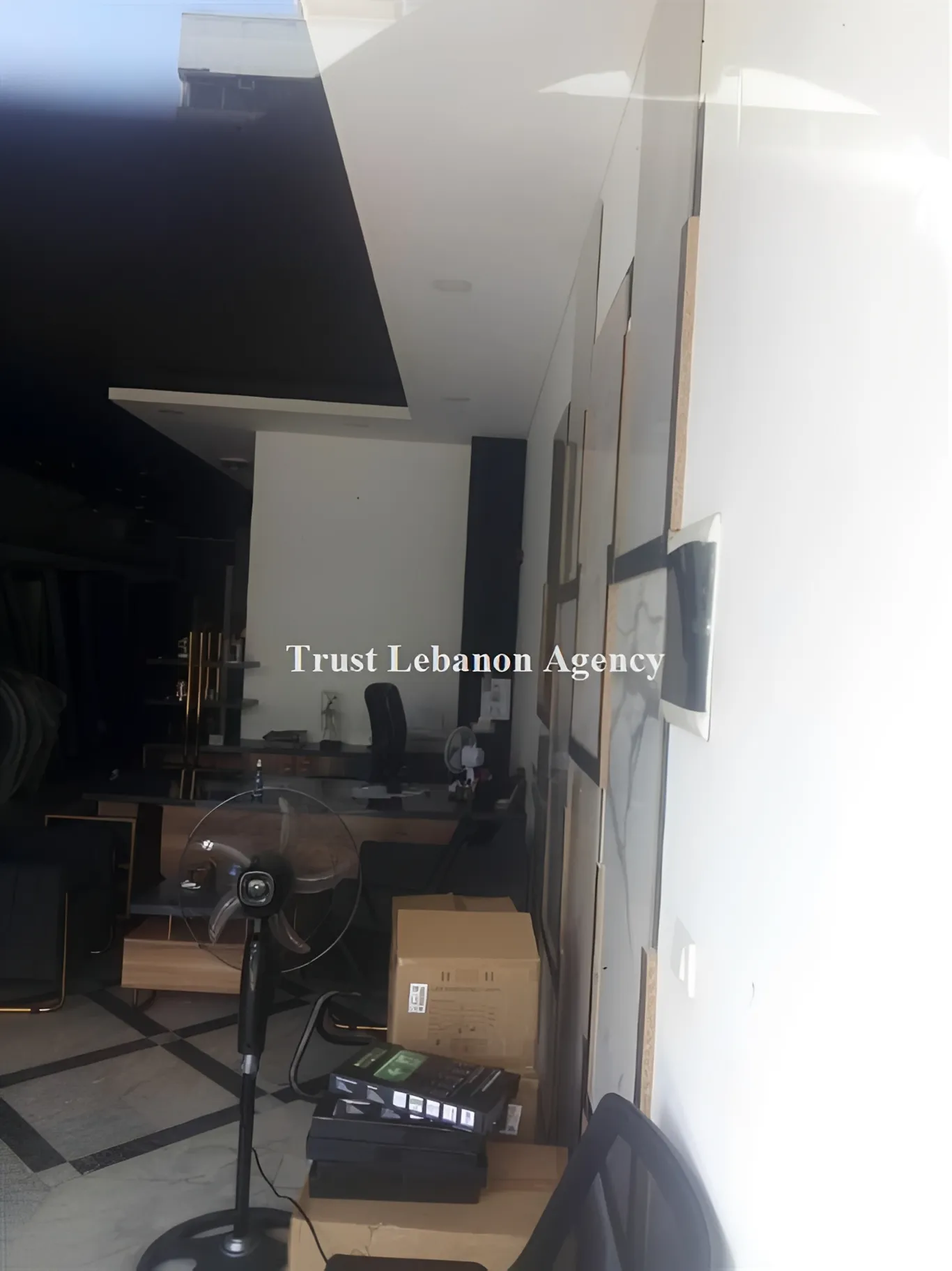 Commercial Property For Rent in Beirut, Jnah